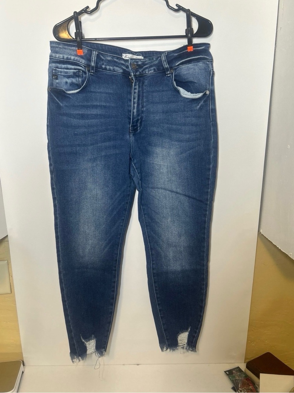 Dark Wash Distressed kancan Jeans